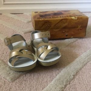 Gold sandals for little girls